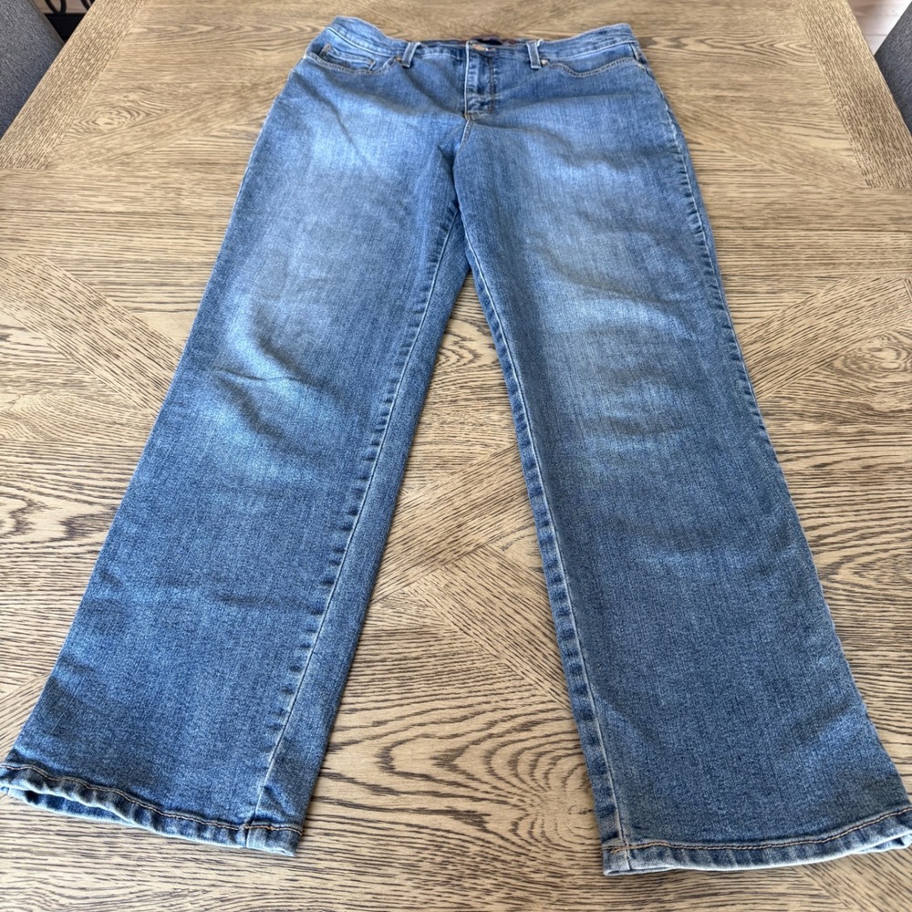 Gloria Vanderbilt Amanda High Rise Straight Leg Blue Jeans Medium Wash Size 12